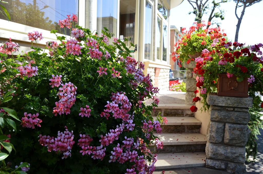 Hotel Puccinelli Lido di Camaiore Kültér fotó